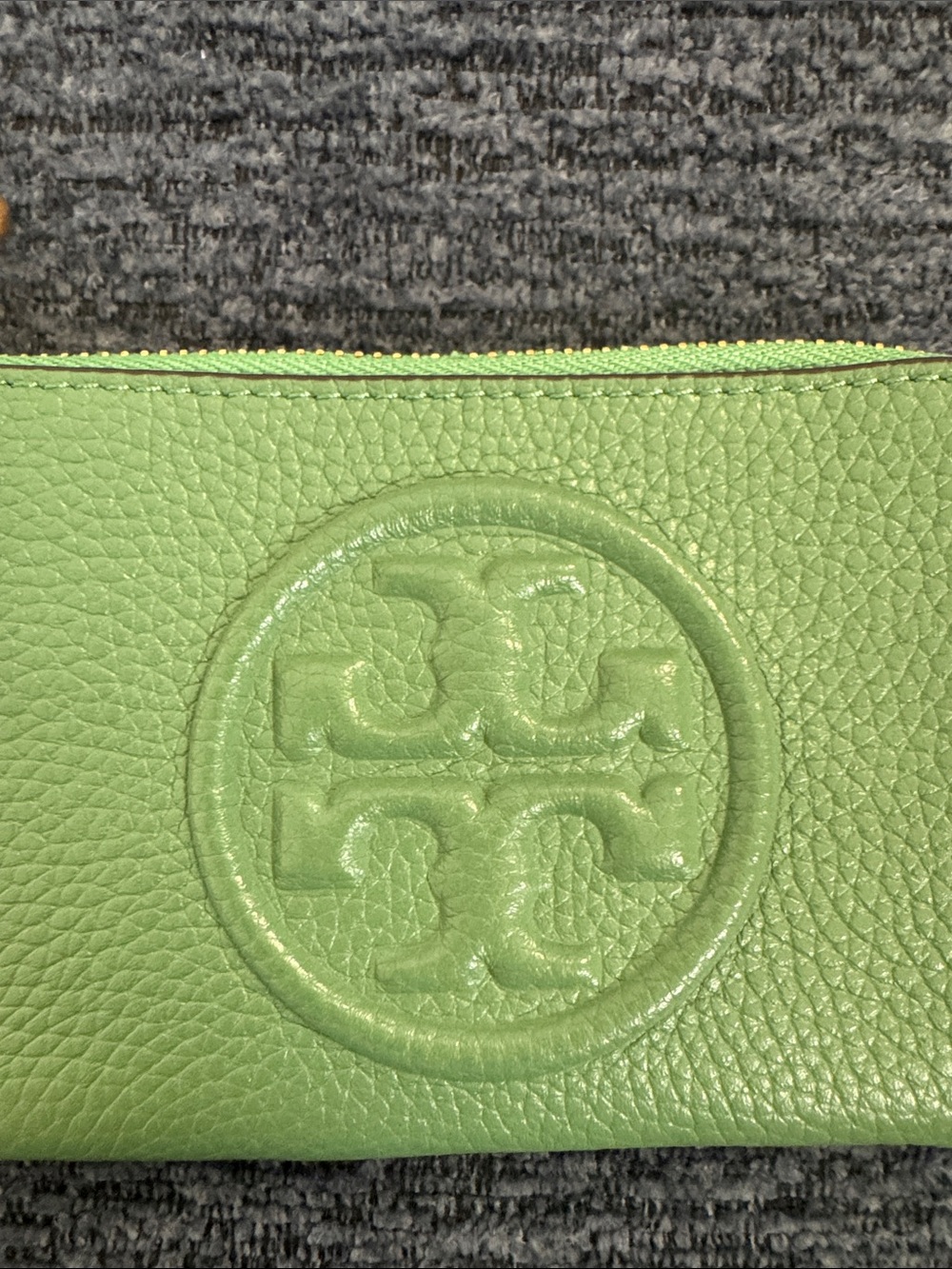 Tory Burch Lime Green Pebbled Leather Wristlet Card Pouch - Picture 3 of 6